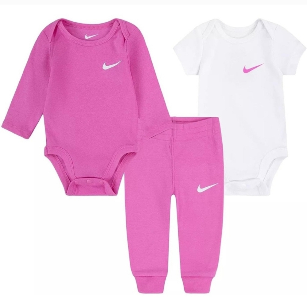 Nike Infant Outfit Set